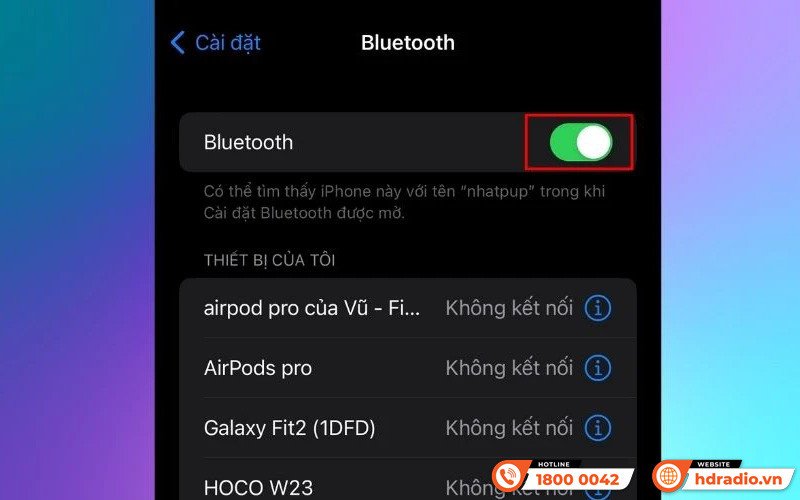 Danh sách các thiết bị Bluetooth khả dụng trên iPhone, chọn loa để ghép nối.