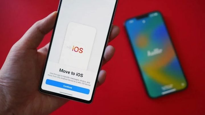 Giao diện ứng dụng Move to iOS trên màn hình điện thoại, minh họa quá trình chuyển dữ liệu.