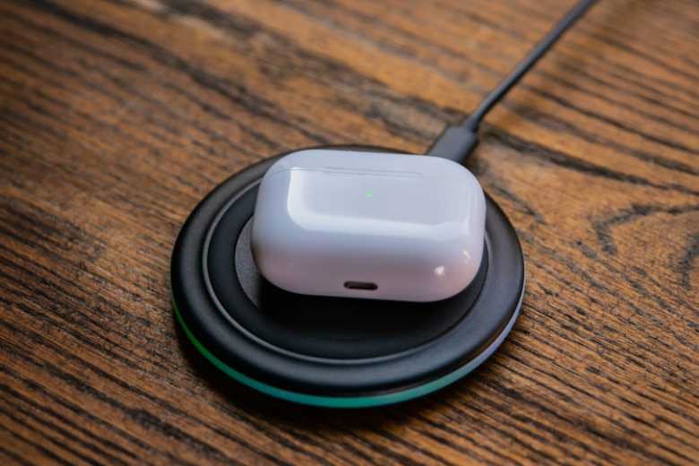 hộp sạc không dây tai nghe bluetooth - giải pháp khi mất hộp sạc
