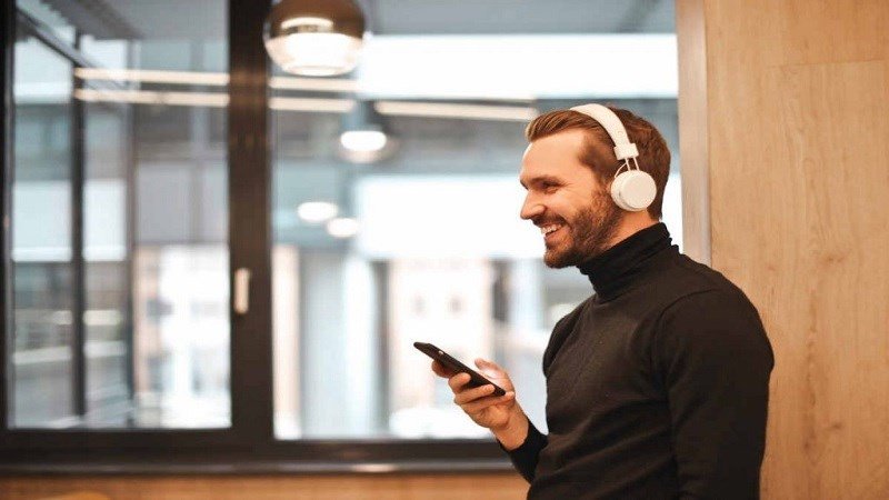 Hướng dẫn cách reset tai nghe Bluetooth có nút gọi hoặc Play/Pause