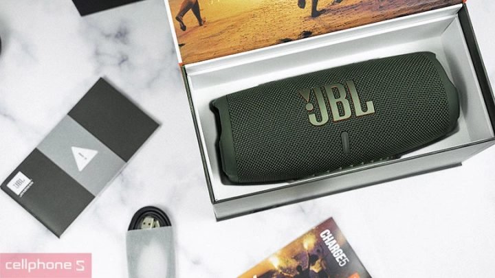 JBL Charge 5 với thiết kế bền bỉ, chống nước tối ưu cho mọi chuyến phiêu lưu
