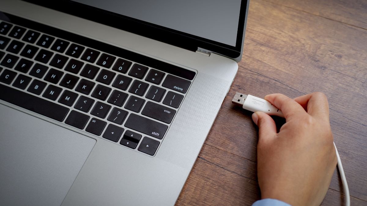 Kết nối máy tính với tivi bằng cổng USB