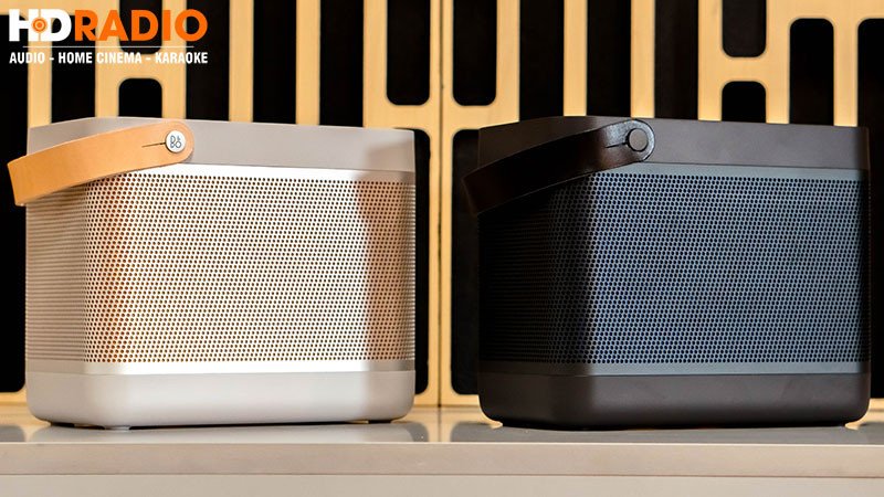Loa B&amp;O Beolit 20 với thiết kế thùng cơm cổ điển và quai xách