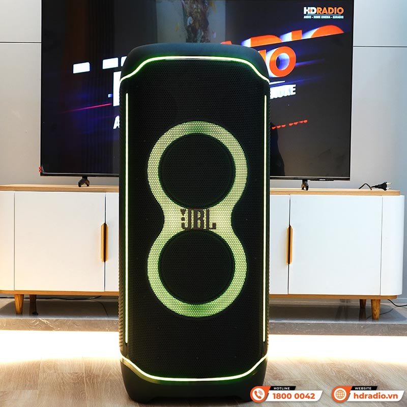 Loa JBL PartyBox Ultimate, biểu tượng của sự kiện âm nhạc với âm bass cực khủng.