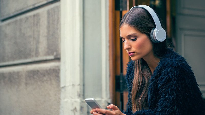 Mẫu tai nghe headphone chụp tai phổ biến
