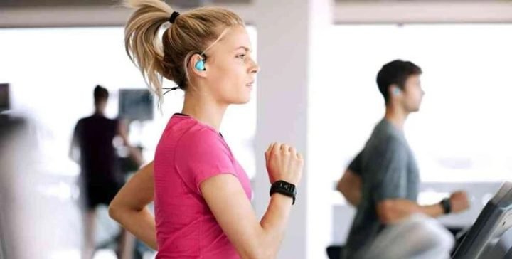 Mẫu tai nghe thể thao không dây nhỏ gọn, tối ưu cho vận động viên.