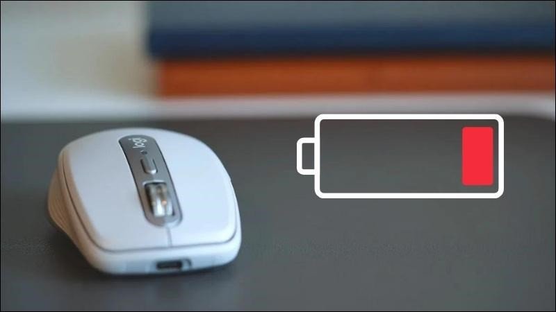 Sạc pin hoặc thay pin mới cho chuột Bluetooth khi gặp sự cố kết nối