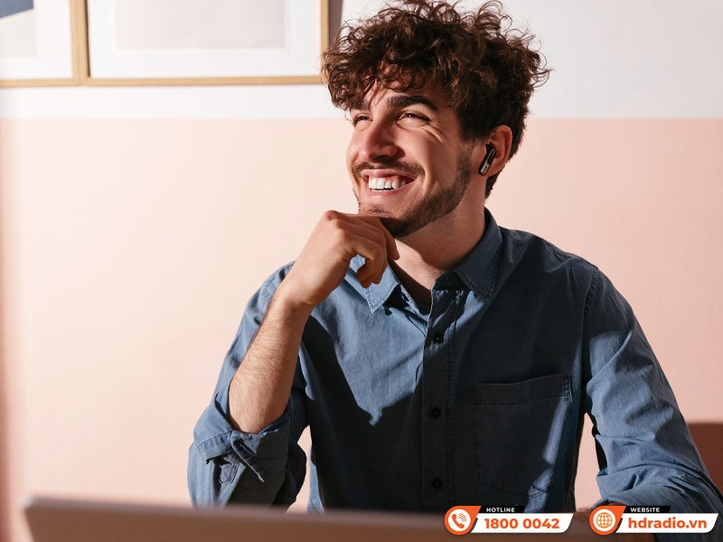 Tai nghe bluetooth JBL Live Beam 3 với 6 micro