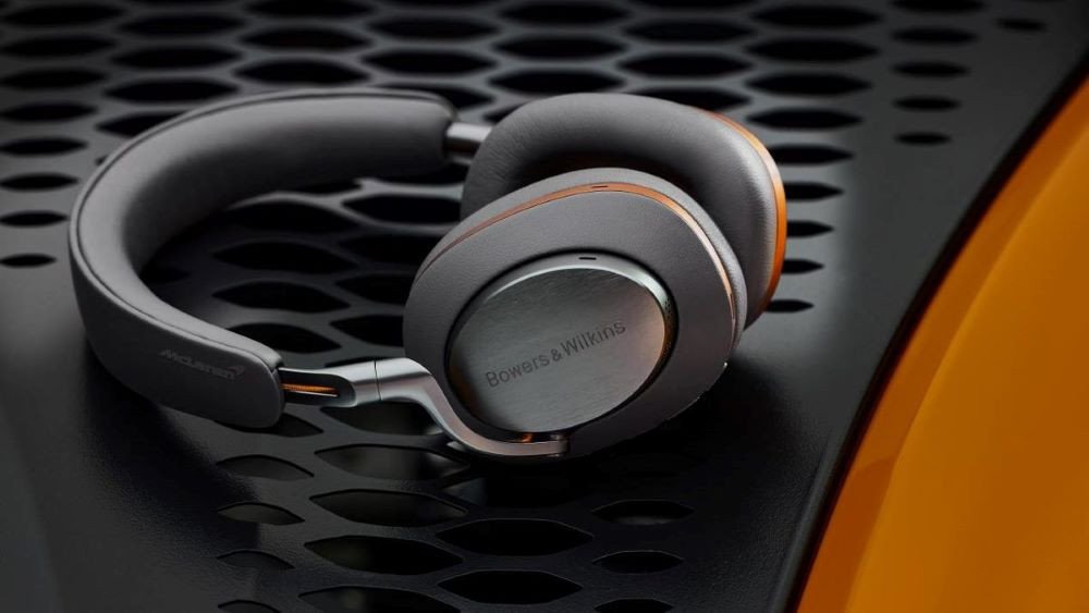 Tai nghe Bowers &amp; Wilkins PX8 với chất liệu cao cấp và thiết kế tinh tế