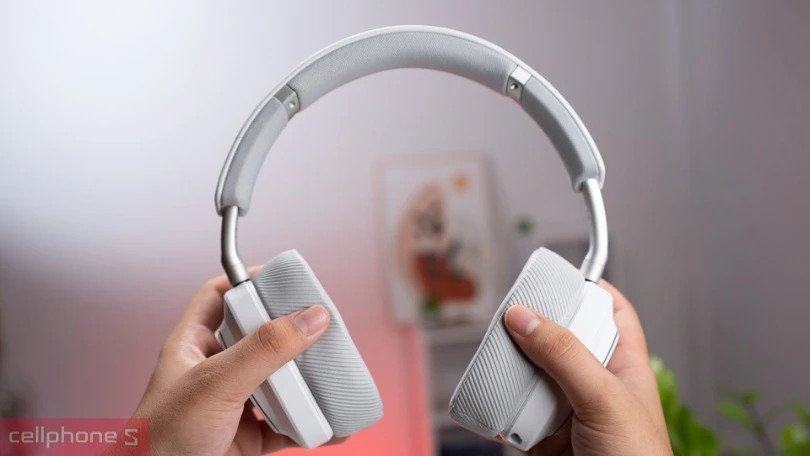 Tai nghe chụp đầu không dây với công nghệ Bluetooth hiện đại