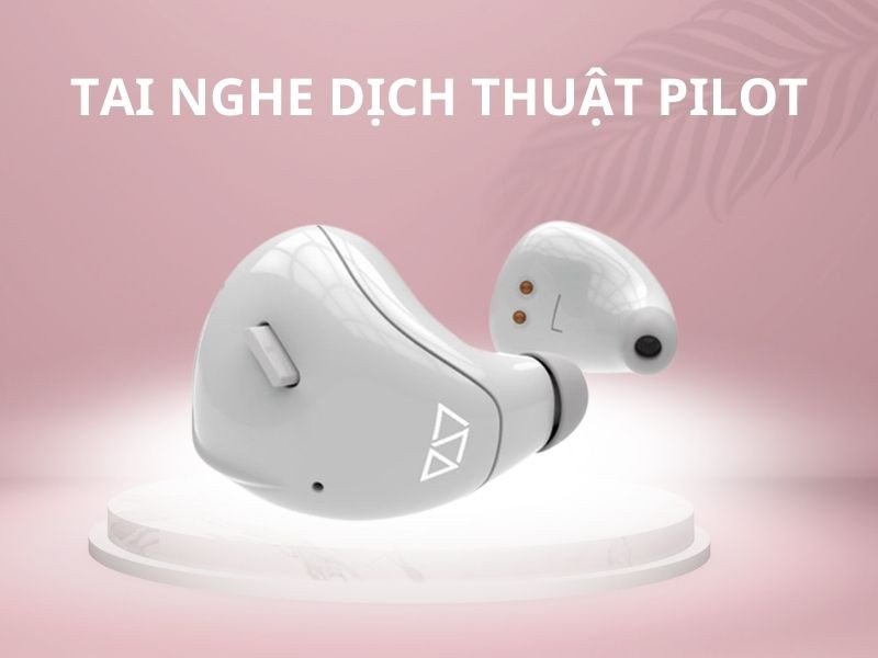 Tai nghe dịch thuật Pilot màu đen sang trọng, nhấn mạnh công nghệ lọc tạp âm hiệu quả.