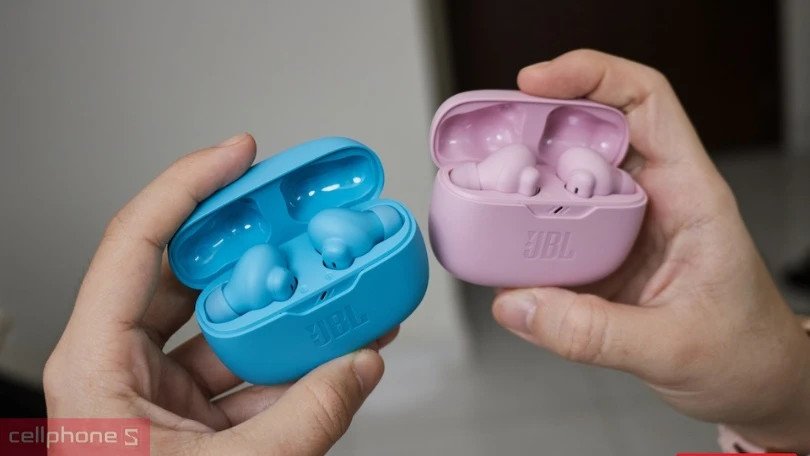 Tai nghe không dây JBL với thiết kế thể thao, âm thanh mạnh mẽ, lý tưởng để mua tai nghe không dây cho người năng động