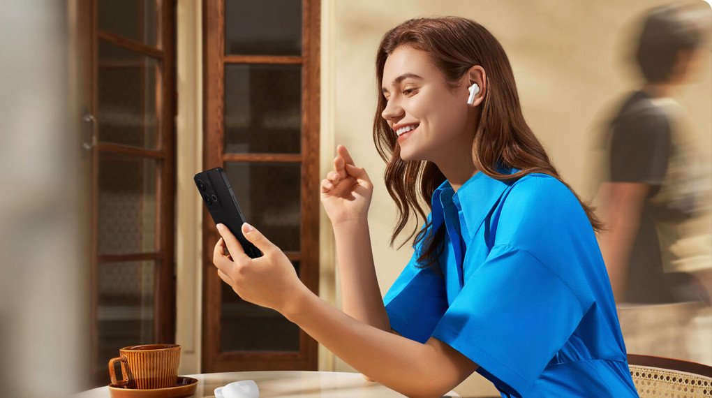 Tai nghe OPPO Enco Buds 2 sử dụng thoải mái với viên pin dung lượng lớn