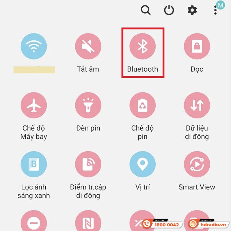 Thanh thông báo kéo xuống trên điện thoại Android, truy cập cài đặt Bluetooth để ghép nối loa.