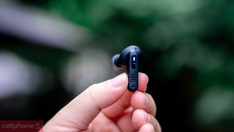 Thiết kế in-ear hiện đại của tai nghe JBL Tune Beam 2