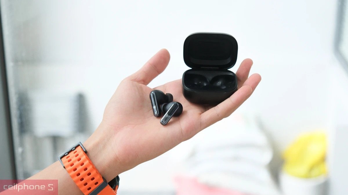 Thiết kế tai nghe JBL chụp tai gọn gàng, phù hợp với nhiều phong cách