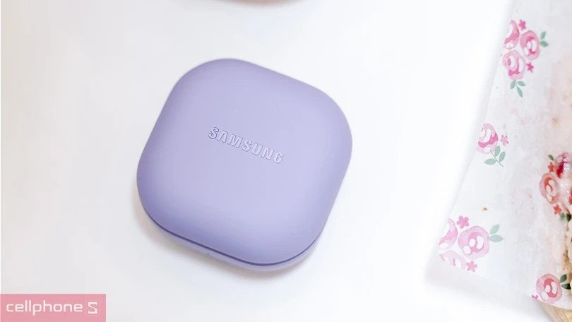 Thời lượng pin bền bỉ của tai nghe không dây Galaxy Buds 2 Pro phù hợp cho cả ngày dài.