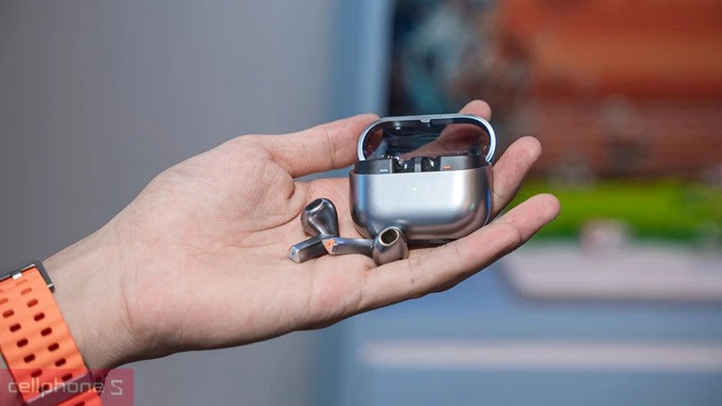 Trải nghiệm âm thanh không gian 360 độ trên Galaxy Buds 3