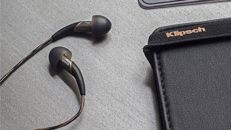 Vệ sinh tai nghe In-ear