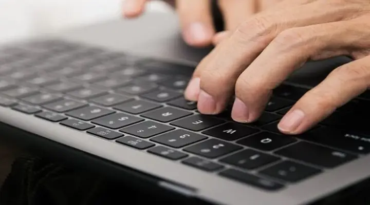 Các Nút Trên Bàn Phím Laptop Có Khác Máy Tính Bàn Không?