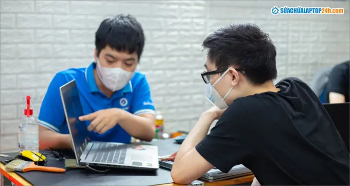Kỹ Thuật Viên Sửa Chữa Laptop 24h Sẽ Đến Tận Nơi Để Kiểm Tra Máy Tính Khách Hàng