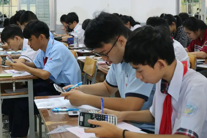 Bạn Có Biết Lớp Mấy Được Dùng Máy Tính Bỏ Túi?