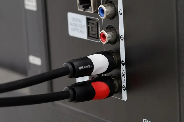 Loa Thùng Hỗ Trợ Cổng Rca Hoặc Cổng Bông Sen