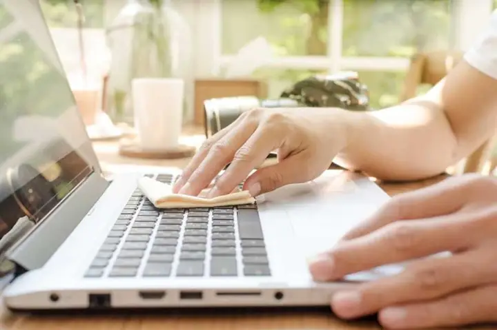 12vệ Sinh Cho Máy Tính Thường Xuyên