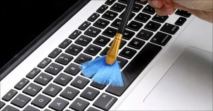 Nút Nguồn Bị Bám Bụi Bẩn