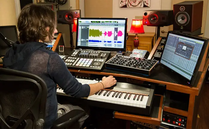 Cấu Hình Máy Tính Làm Nhạc: Chọn Linh Kiện Tối Ưu Cho Studio Cấu Hình Máy Tính Làm Nhạc: Chọn Linh Kiện Tối Ưu Cho Studio