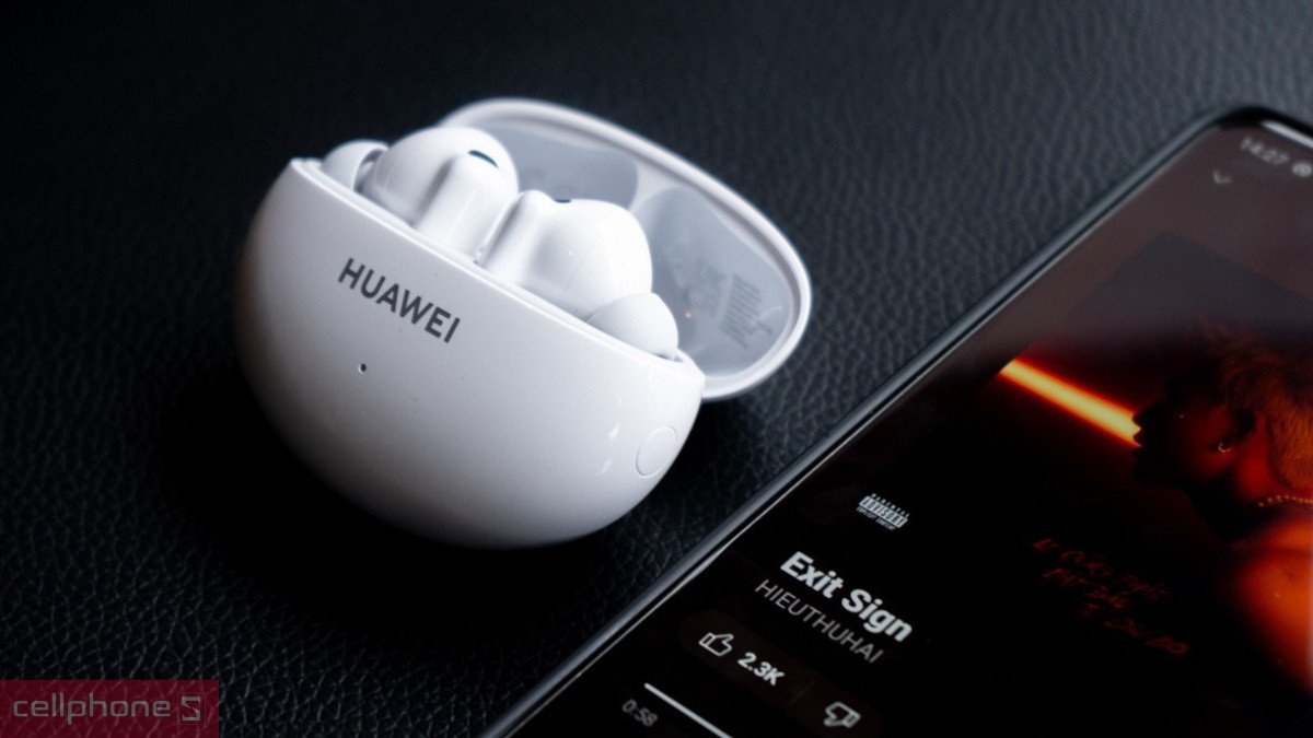 Hình ảnh tai nghe không dây Huawei được sử dụng