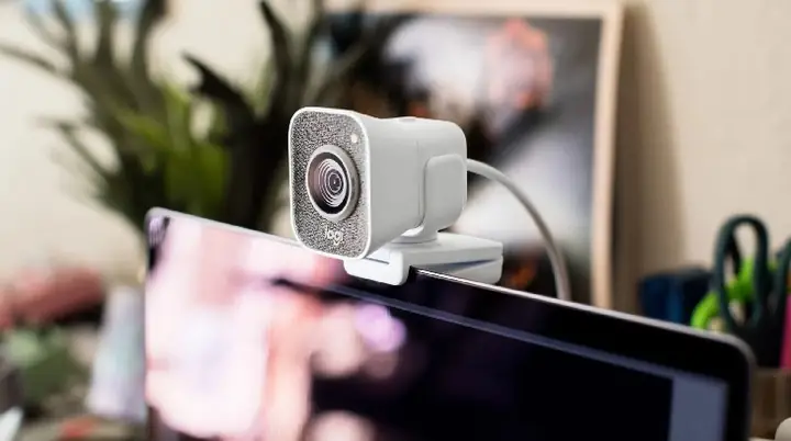 Bước 2: Tìm Kết Nối Usb (hoặc Loại Khác) Của Webcam