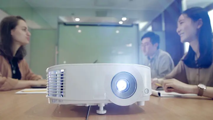- Kết Nối Với Máy Chiếu Thông Qua Cáp Vga
