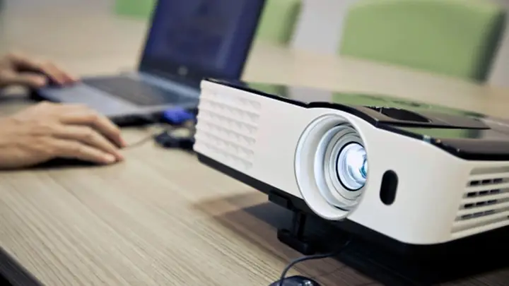 Một Số Lưu Ý Để Kết Nối Máy Chiếu Ổn Định