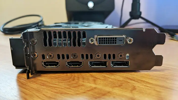 - Kết Nối Máy Chiếu Thông Qua Displayport