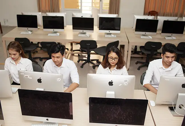 Giới Thiệu Về Khoa Kỹ Thuật Mạng Máy Tính Và Truyền Thông Giới Thiệu Về Khoa Kỹ Thuật Mạng Máy Tính Và Truyền Thông