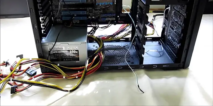 - Lắp Bộ Nguồn Máy Tính