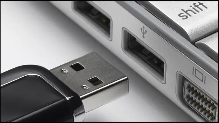 Làm Sạch Khe Cắm Usb Và Gia Cố Cáp Nối