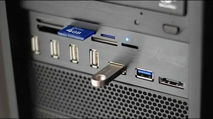 Thử Cắm Usb Đằng Sau Thùng Máy Thử Cắm Usb Đằng Sau Thùng Máy
