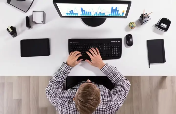 Thường Xuyên Nghỉ Mắt Và Chớp Mắt