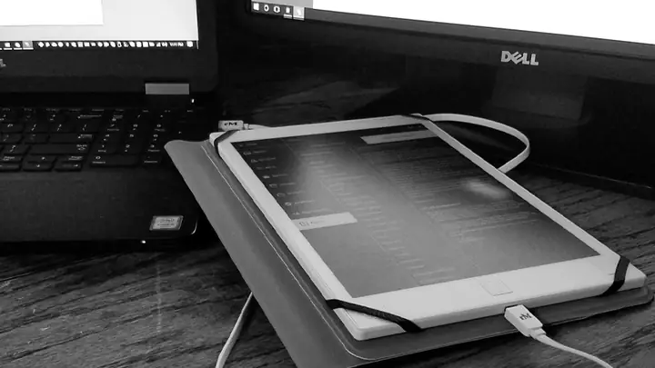 - Máy Tính Bảng Android Với Laptop Windows