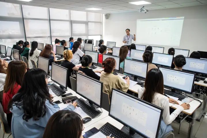 Ứng Dụng Mạng Máy Tính Và Truyền Thông Dữ Liệu Trong Giáo Dục