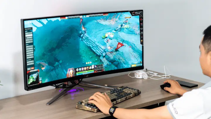 Giá Bán Của Pc Màn Hình Cong, Màn Hình Siêu Cong Và Pc Màn Hình Phẳng?