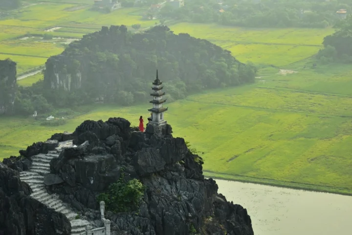 Cảnh quan sông nước thơ mộng tại Ninh Bình