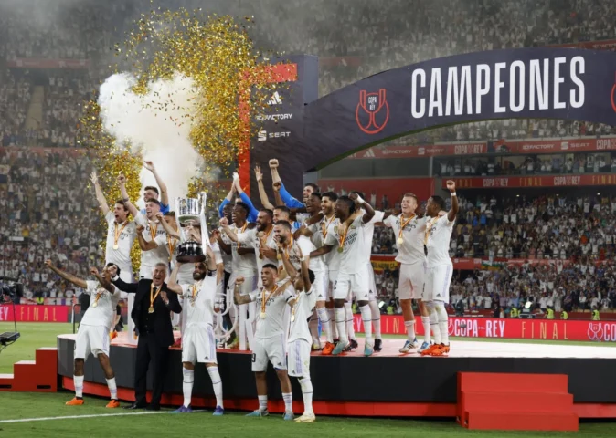 Cầu thủ Real Madrid ăn mừng bàn thắng tại Cúp Nhà Vua
