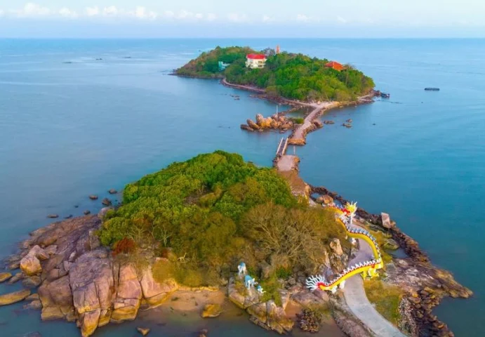 Cột mốc Mũi Cà Mau hùng vĩ