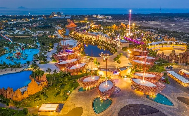 Top Điểm Du Lịch Hội An Hấp Dẫn Nhất 2026 Hoạt động vui chơi tại bãi biển An Bàng