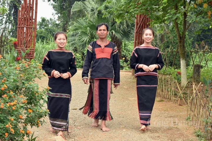 Khám phá Trang phục Người Êđê: Nét đẹp văn hóa Tây Nguyên