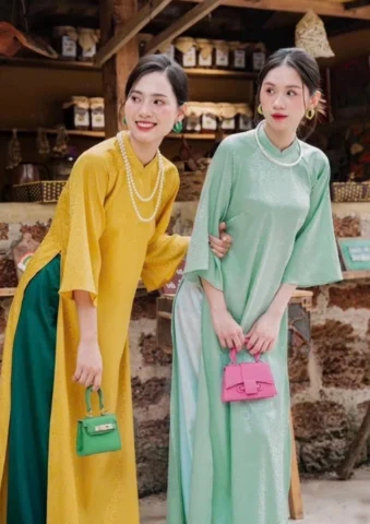 Nhiều loại đồ truyền thống Việt Nam