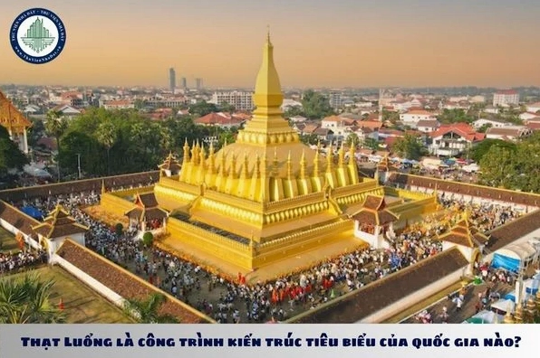 Toàn cảnh Thạt Luổng rực rỡ dưới ánh mặt trời